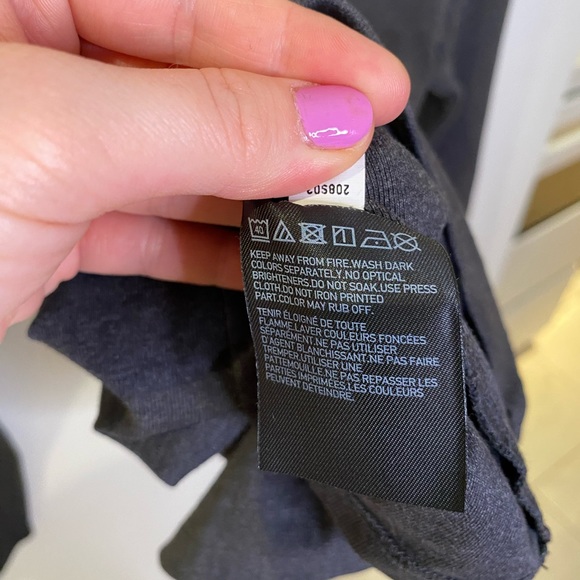 UNIQLO Long-Sleeve Crew Neck T-Shirt - Picture 5 of 5